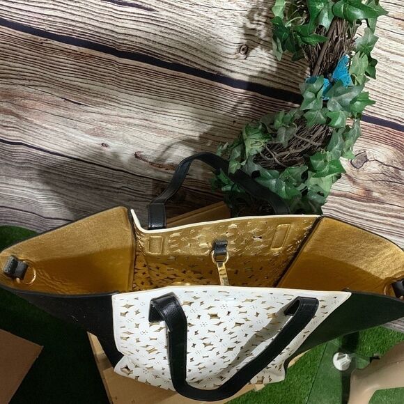 WOMENS BLACK AND WITH SHOPPING TOTE BAG - Picture 5 of 5